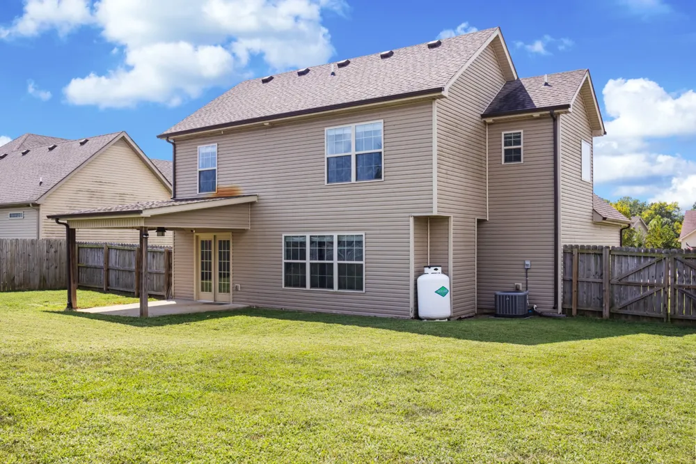 571 Tracy Ln Clarksville, TN 37040