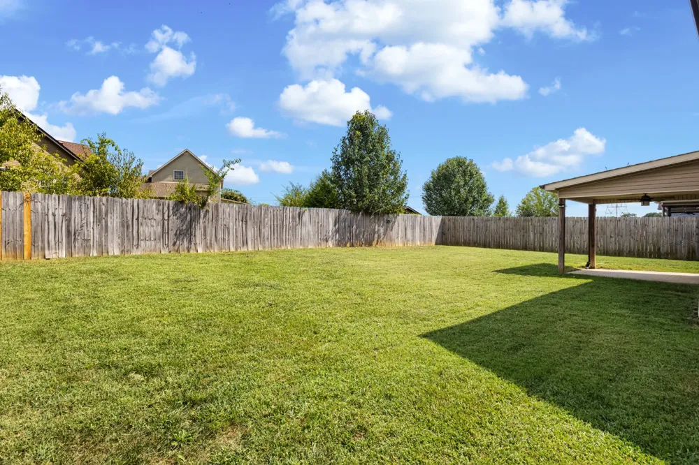 571 Tracy Ln Clarksville, TN 37040