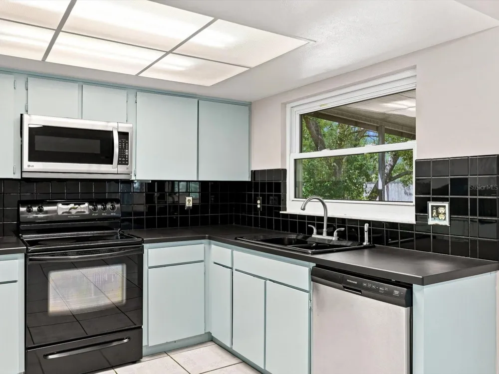 6002 FIREFLY LN Apollo Beach, FL 33572