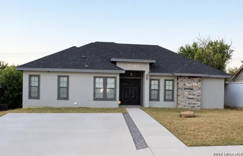 2213 Willow Trail Drive