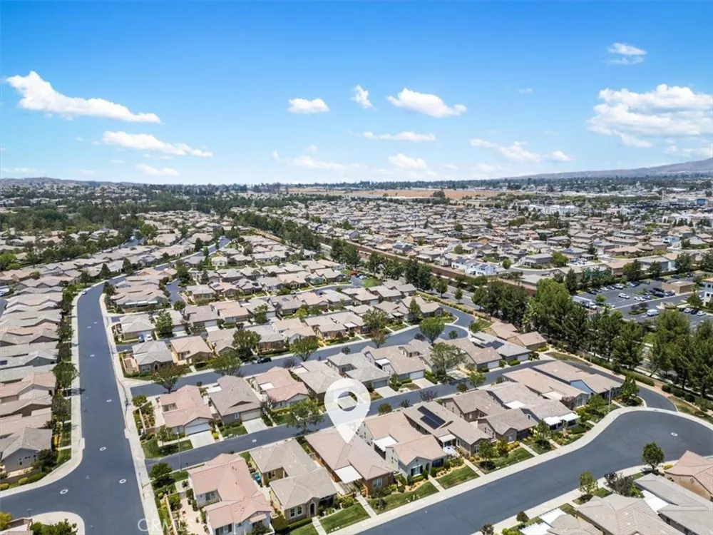 125 Thistle Beaumont, CA 92223