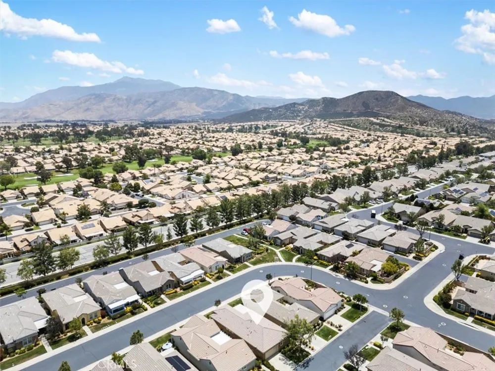 125 Thistle Beaumont, CA 92223