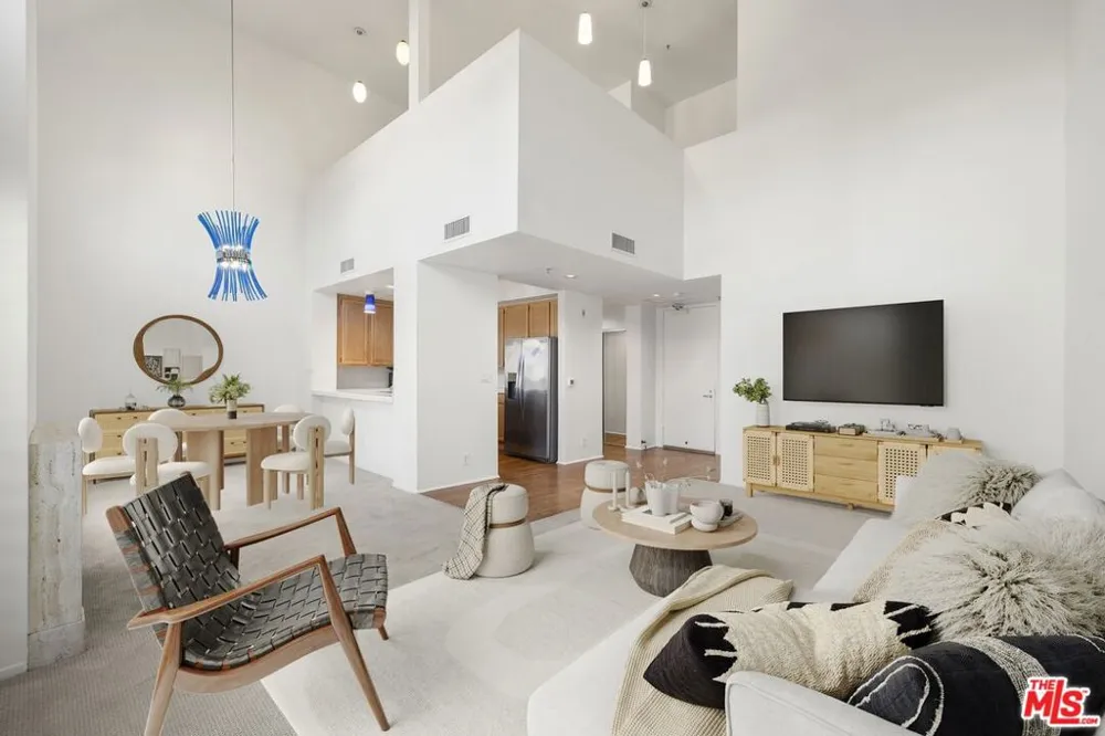 235 Main Street #223 Los Angeles, CA 90291