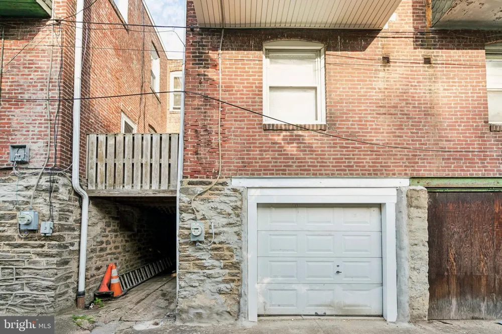 5028 N CAMAC ST Philadelphia, PA 19141
