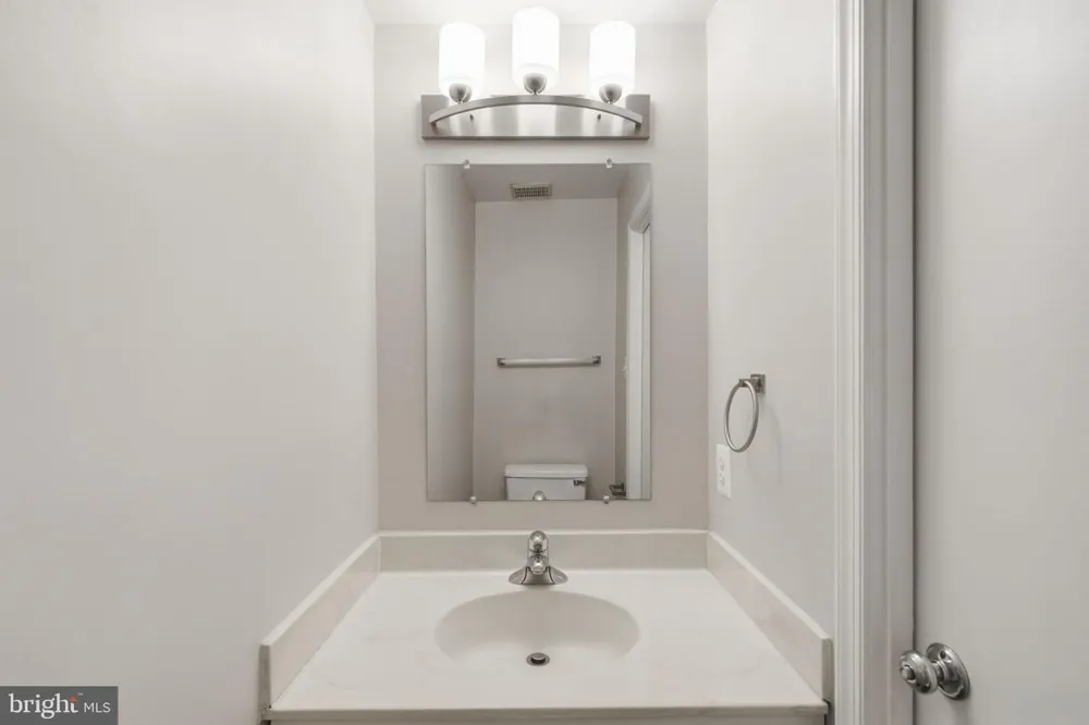 4915 7TH ROAD S Arlington, VA 22204