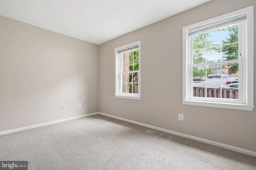 4915 7TH ROAD S Arlington, VA 22204