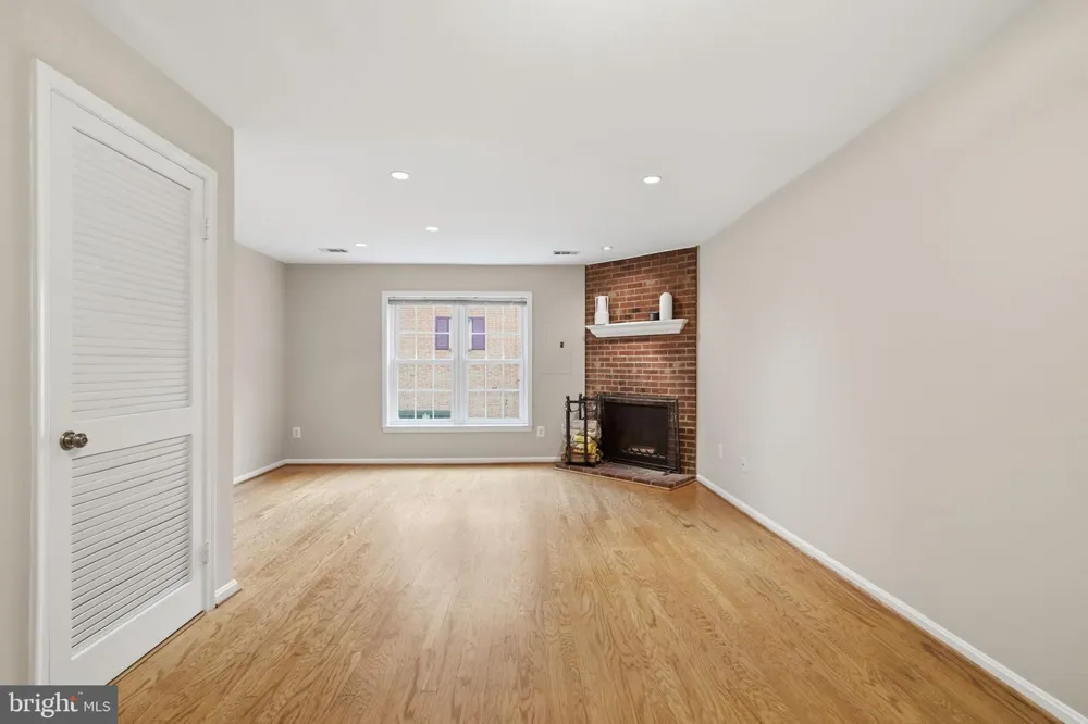 4915 7TH ROAD S Arlington, VA 22204