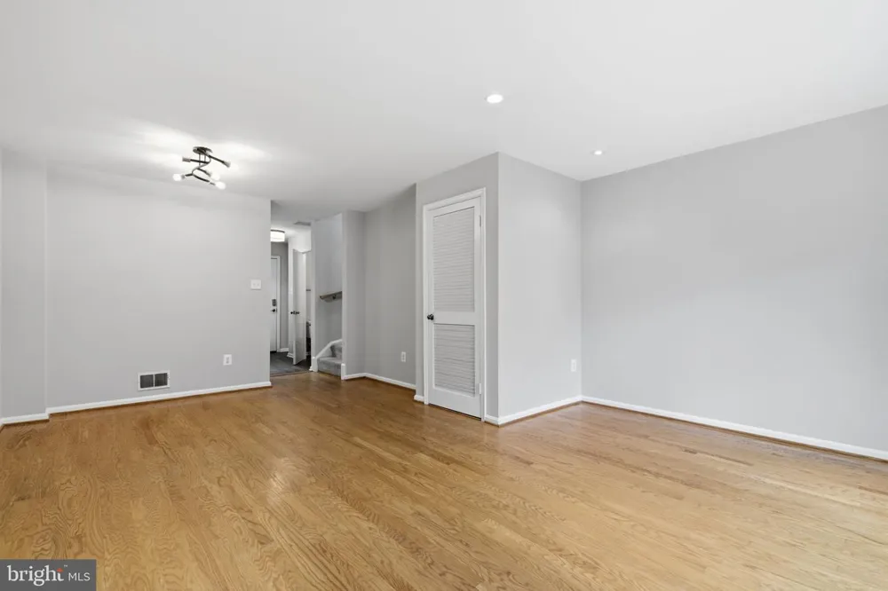 4915 7TH ROAD S Arlington, VA 22204
