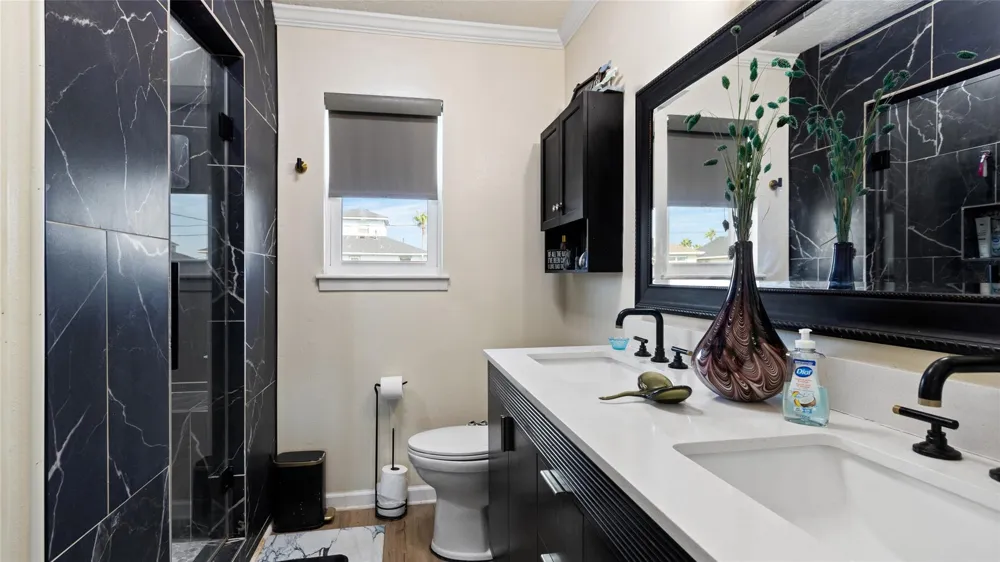 261 Barracuda Street Bayou Vista, TX 77563