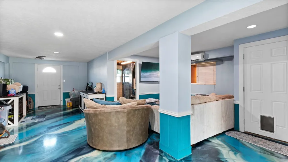 261 Barracuda Street Bayou Vista, TX 77563