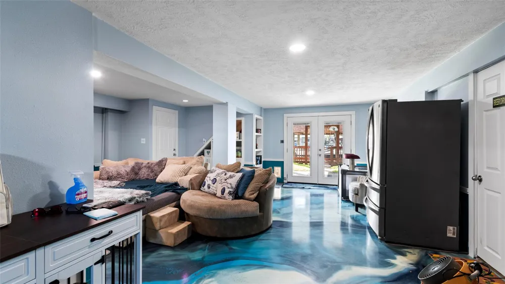 261 Barracuda Street Bayou Vista, TX 77563