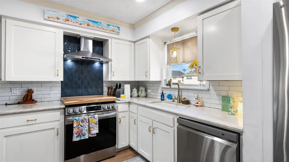 261 Barracuda Street Bayou Vista, TX 77563