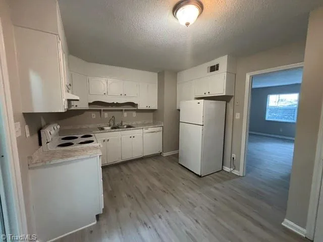 1827 Merritt Drive #B Greensboro, NC 27407
