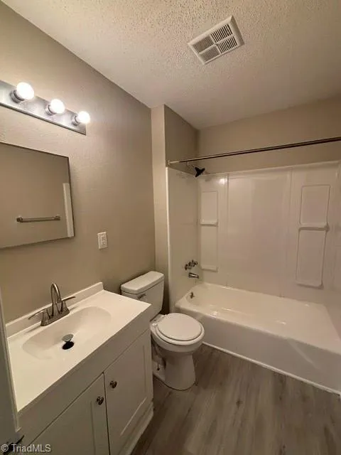 1827 Merritt Drive #B Greensboro, NC 27407