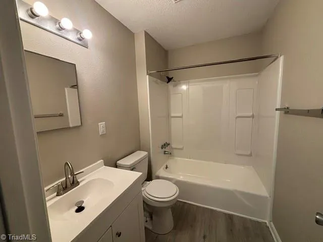 1827 Merritt Drive #B Greensboro, NC 27407