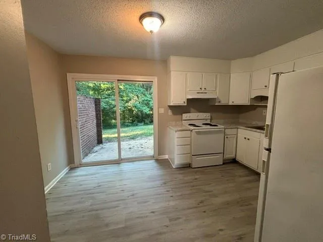 1827 Merritt Drive #B Greensboro, NC 27407