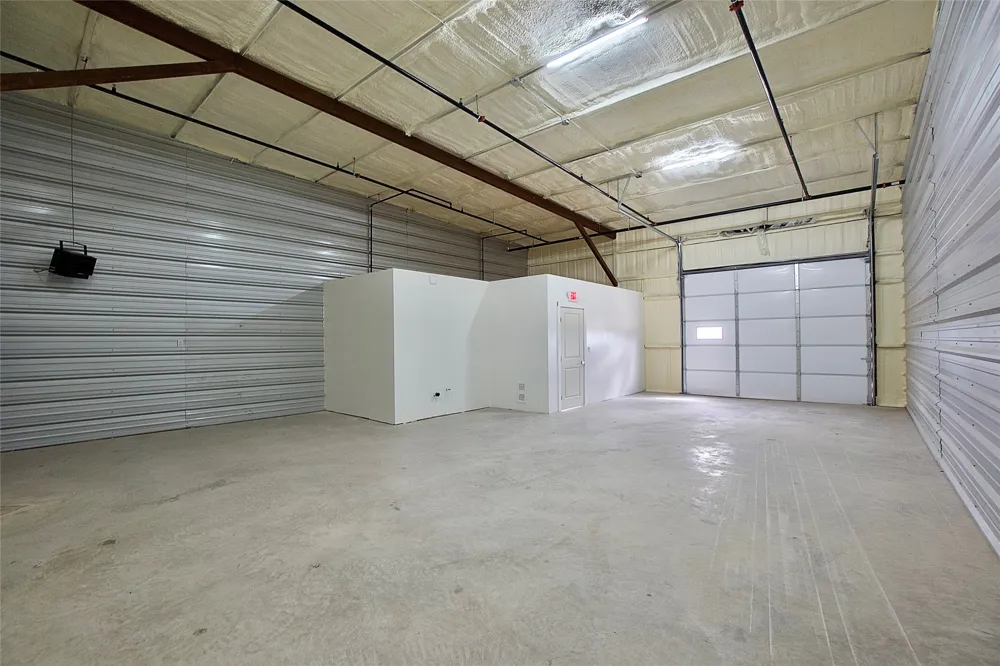190 Ninety Four Lane Taylor, TX 76574