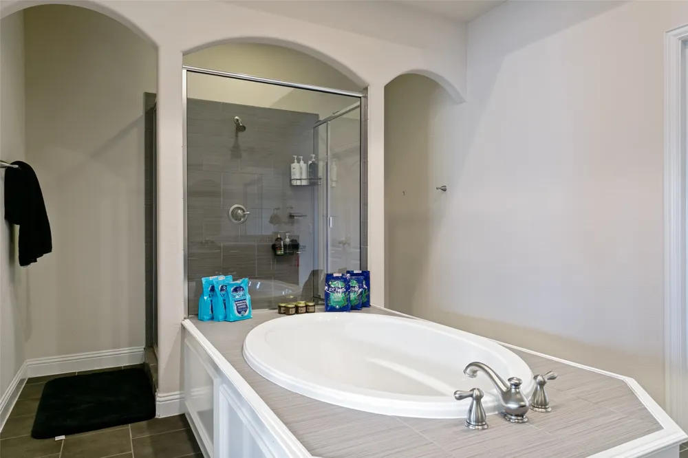 2662 Sherwood Drive Lewisville, TX 75067