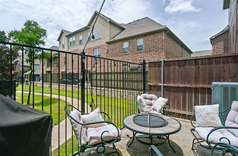 2662 Sherwood Drive Lewisville, TX 75067