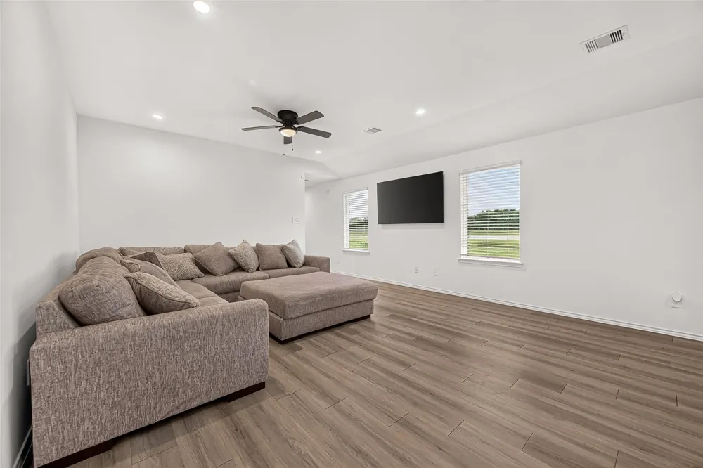 2074 Legacy Hills Drive Houston, TX 77067
