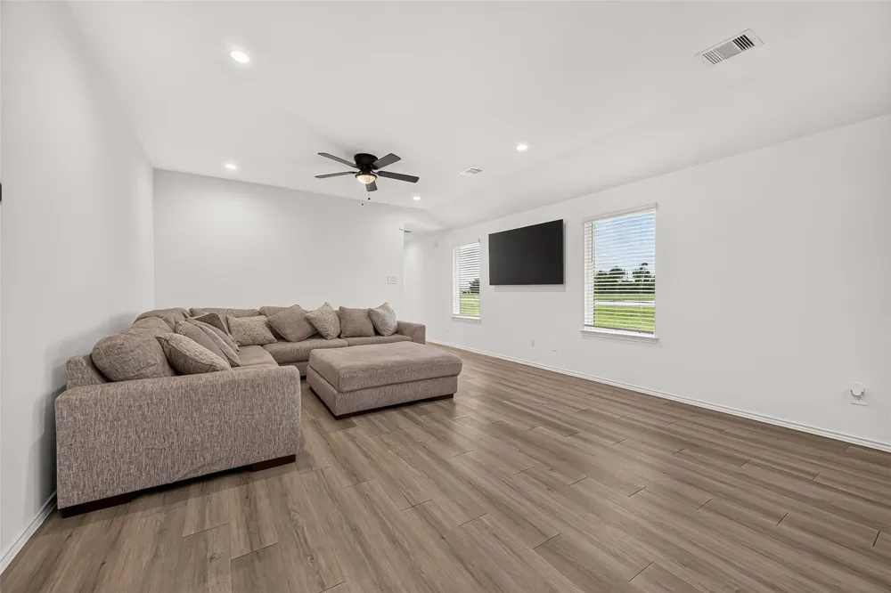 2074 Legacy Hills Drive Houston, TX 77067
