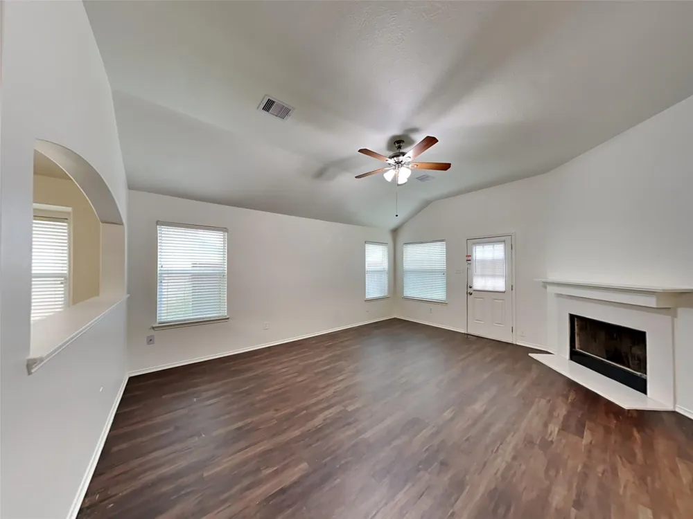 7702 Summerdale Drive Rosenberg, TX 77469