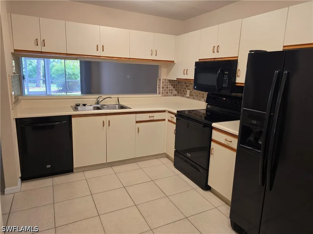 Woodmere Lake Circle #H101 Naples, FL 34112