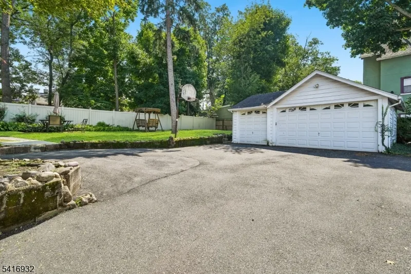 621 Springdale Ave East Orange City, NJ 07017
