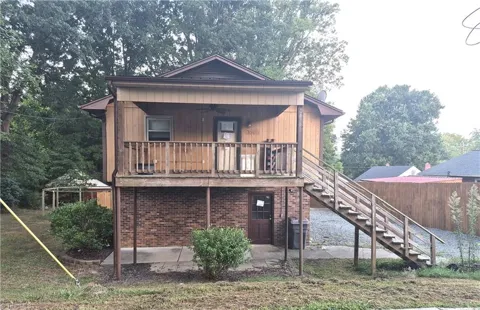 704 Baker Street