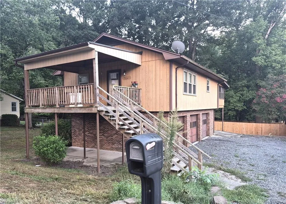 704 Baker Street Reidsville, NC 27320