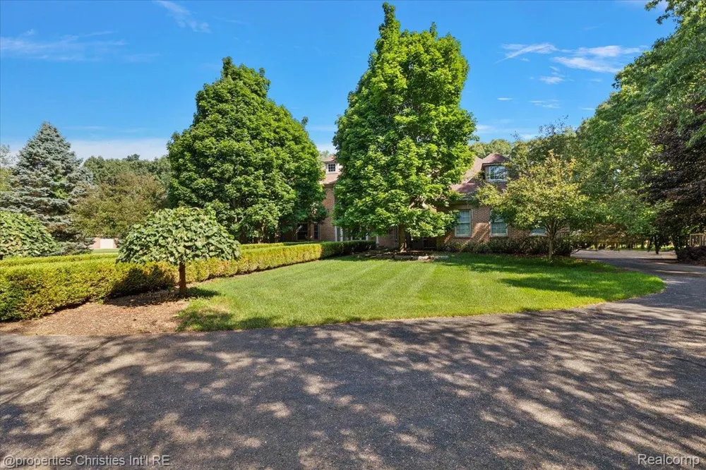 1315 Maryland Highland Charter Township, MI 48380