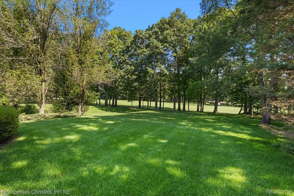 1315 Maryland Highland Charter Township, MI 48380
