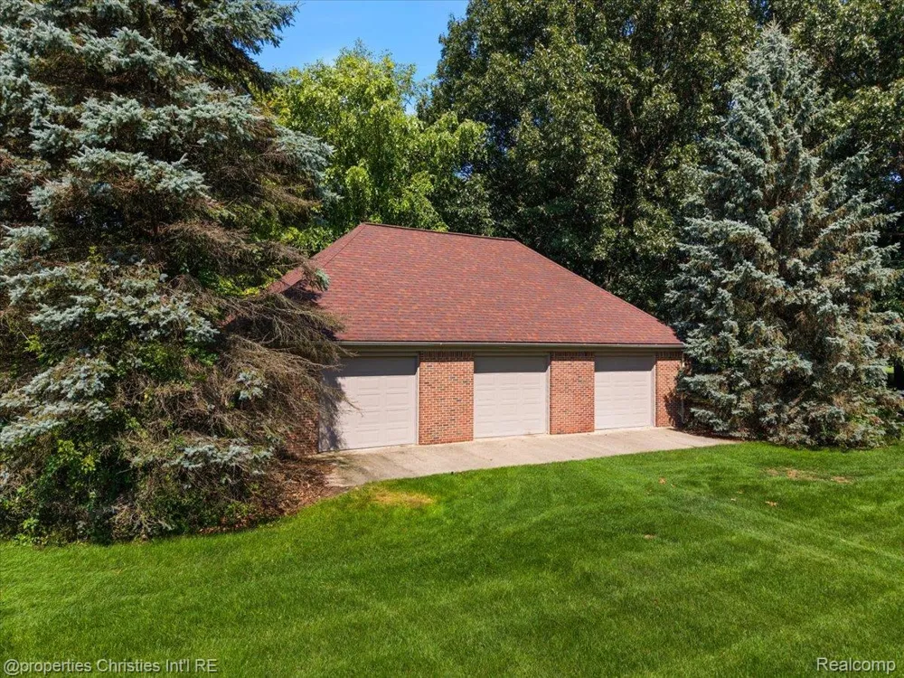 1315 Maryland Highland Charter Township, MI 48380