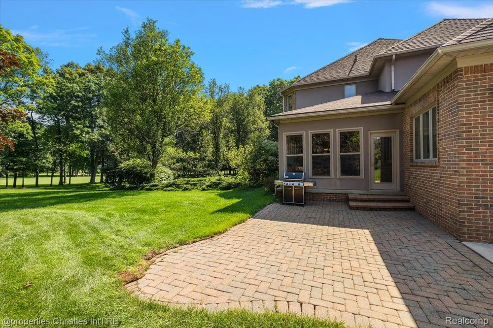 1315 Maryland Highland Charter Township, MI 48380
