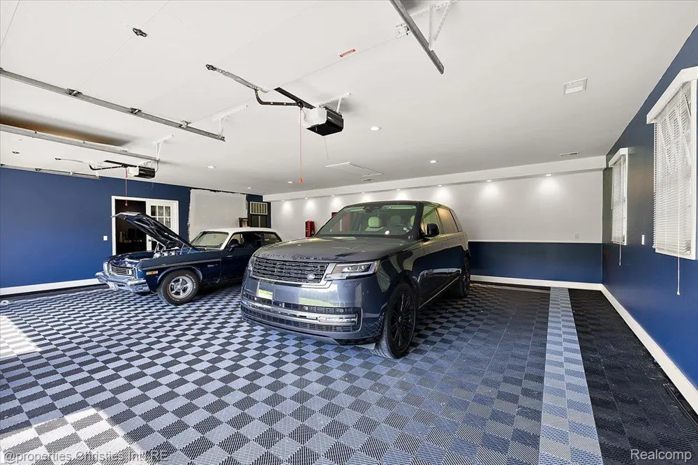 1315 Maryland Highland Charter Township, MI 48380