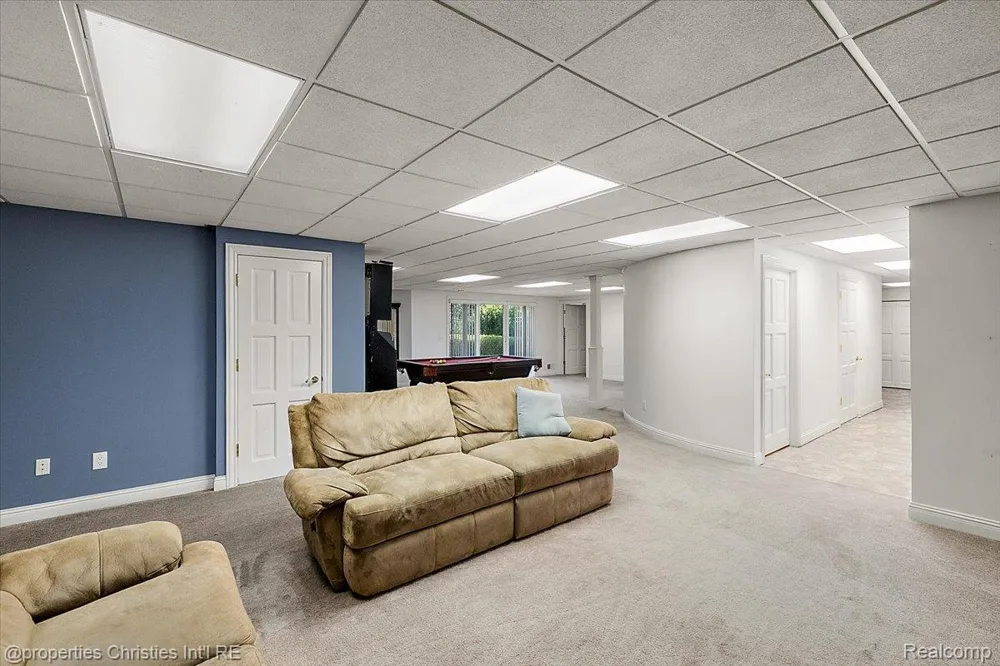 1315 Maryland Highland Charter Township, MI 48380