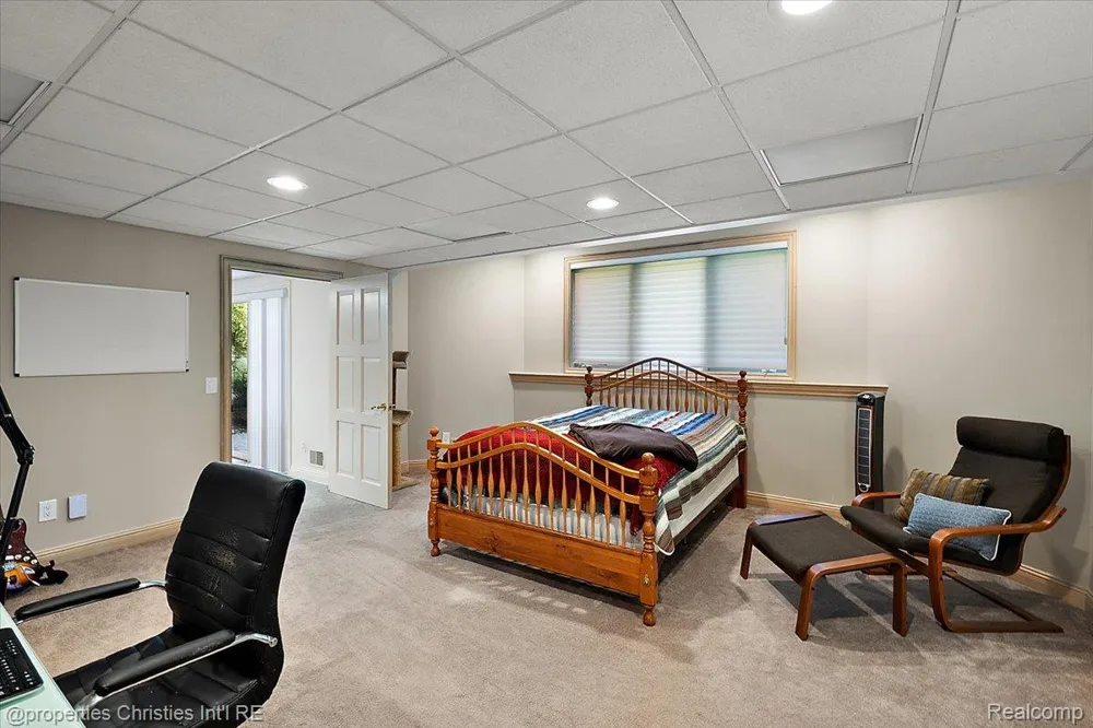 1315 Maryland Highland Charter Township, MI 48380