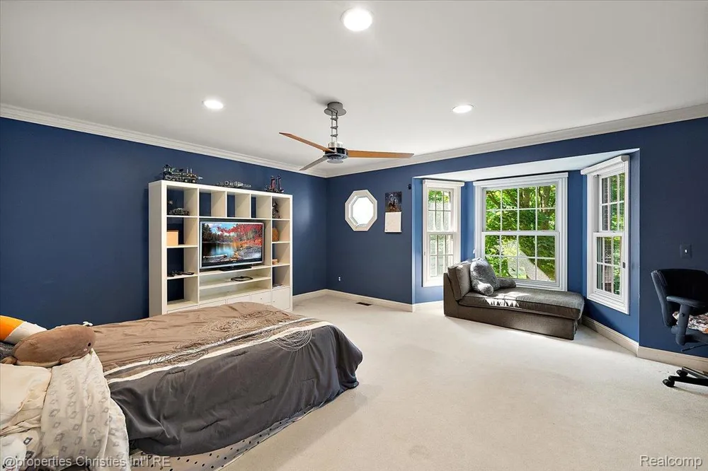 1315 Maryland Highland Charter Township, MI 48380