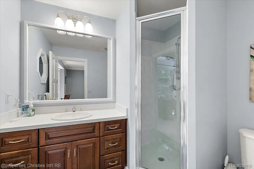 1315 Maryland Highland Charter Township, MI 48380