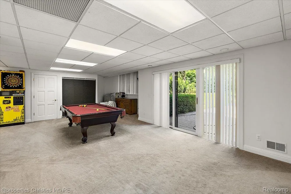 1315 Maryland Highland Charter Township, MI 48380