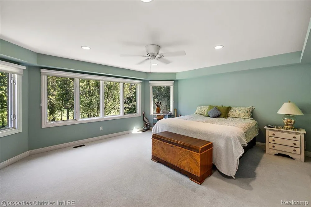 1315 Maryland Highland Charter Township, MI 48380