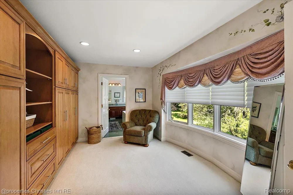 1315 Maryland Highland Charter Township, MI 48380