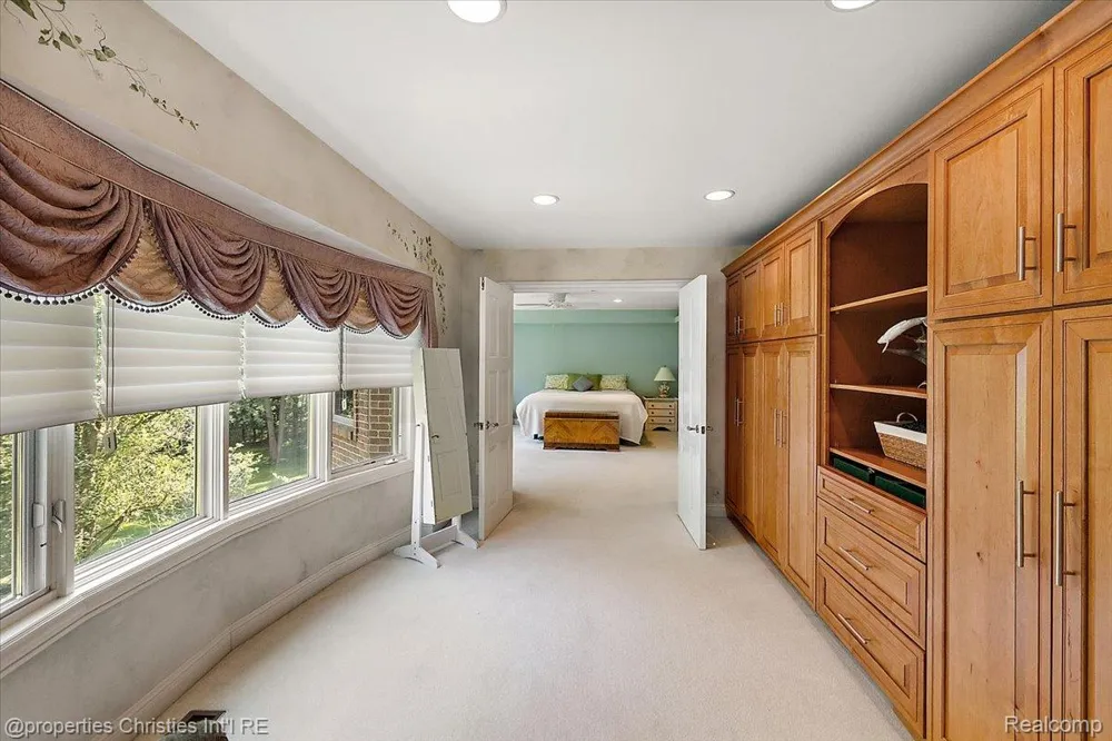 1315 Maryland Highland Charter Township, MI 48380