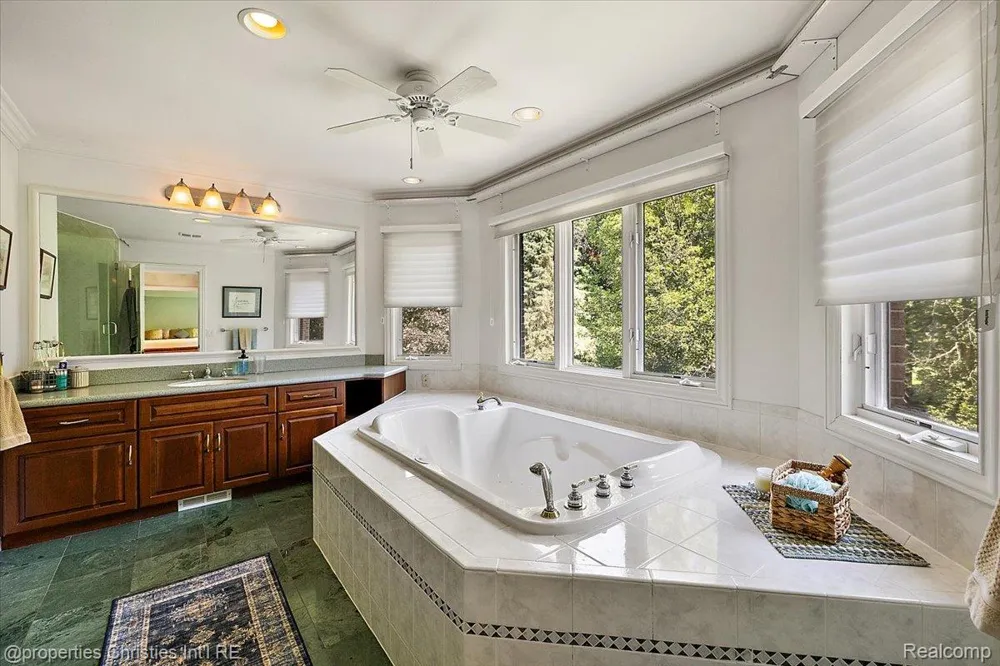 1315 Maryland Highland Charter Township, MI 48380