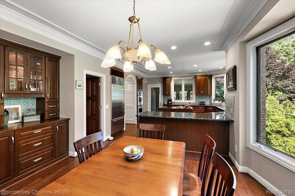 1315 Maryland Highland Charter Township, MI 48380