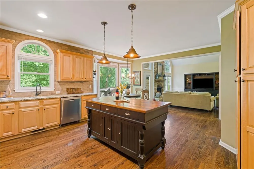 163 Woodcliff Drive Suwanee, GA 30024