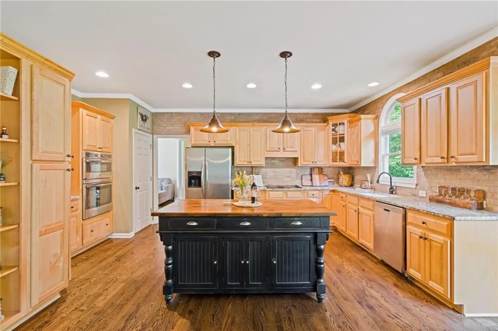 163 Woodcliff Drive Suwanee, GA 30024