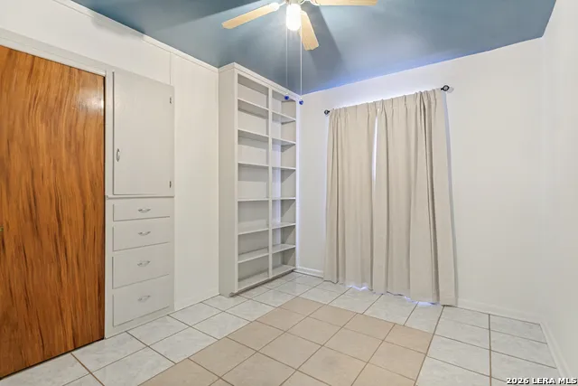 350 SPRINGWOOD LN San Antonio, TX 78216