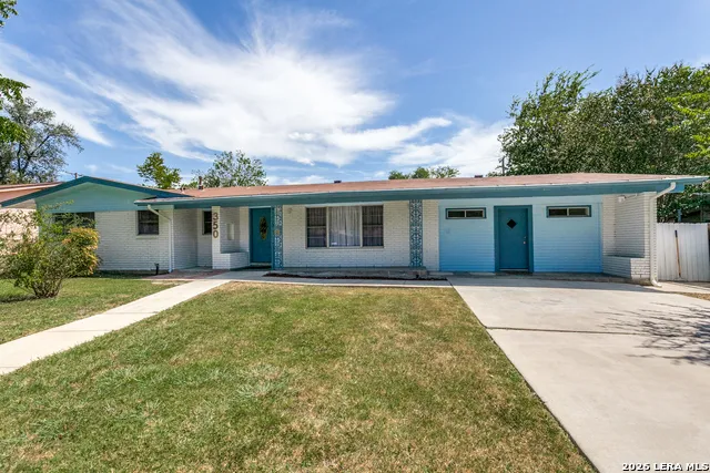 350 SPRINGWOOD LN San Antonio, TX 78216