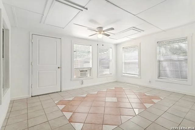 350 SPRINGWOOD LN San Antonio, TX 78216